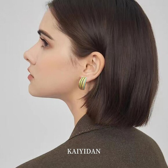 Gold Hoop Earrings Women 14K Gold Plated Dangle Chunky Medium Hoops - Picture 4 of 8